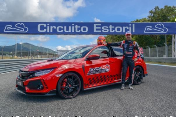 WTCR-Fahrer Tiago Monteiro fuhr mit dem Honda Civic Type R eine neue Bestzeit in Estoril.  Foto: Auto-Medienportal.Net/Honda